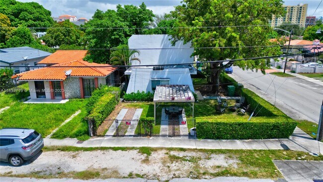 Building Photo - 2390 SW 36th Ave
