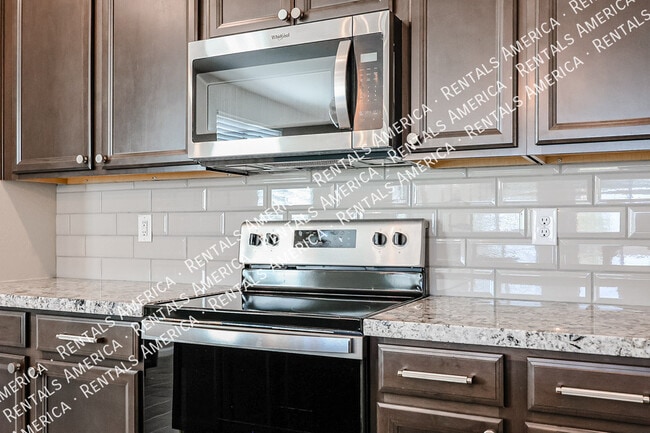 Building Photo - 17817 W Country Club Terrace