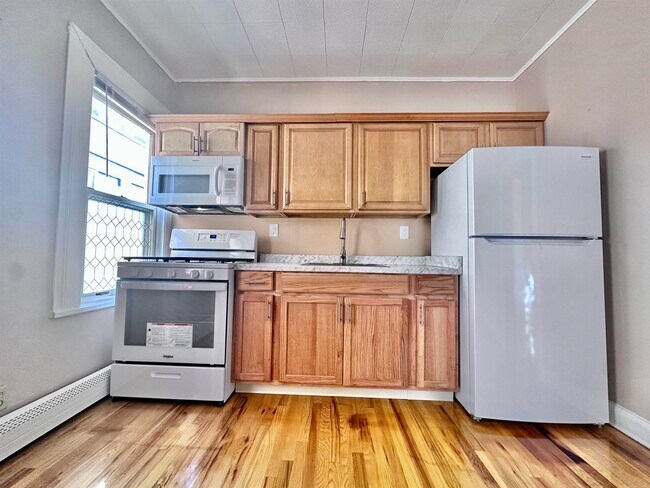 Foto del edificio - 212 Plainfield Ave
