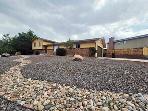 Building Photo - 250 Dolomite Dr