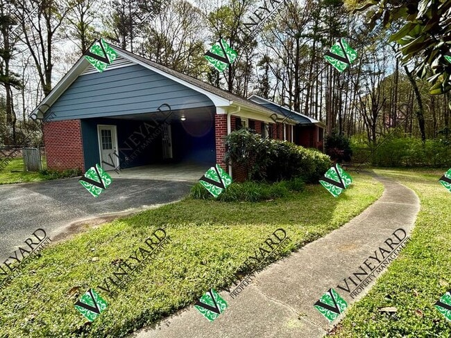 Building Photo - 1534 Collier Dr SE