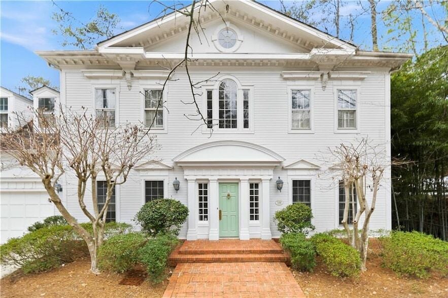 Photo - 430 W Wesley Road NW Unit