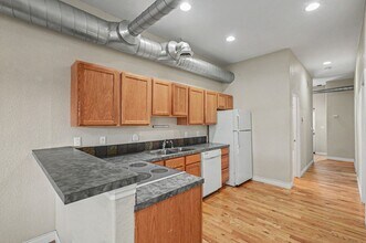 Building Photo - 5132 W 41st Ave