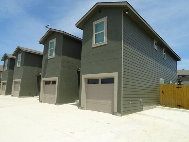 Building Photo - 14107 Fratelli Rd