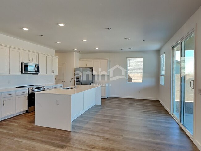 Foto del edificio - 6174 W Calle Lingo