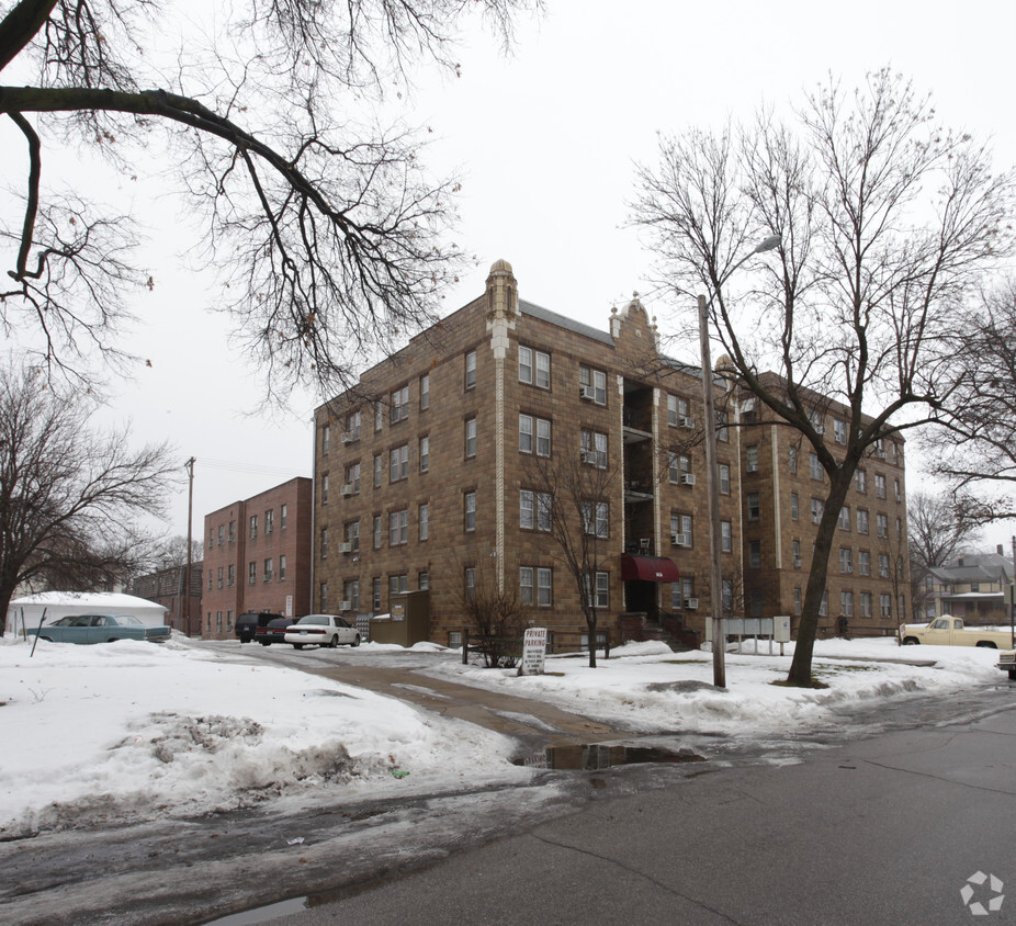 Building Photo - Heather Ridge Apartments