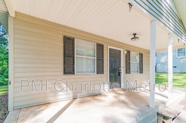 Building Photo - 403 E Lee Ave