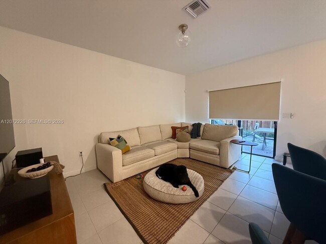 Foto del edificio - 20848 NE 7th Ct