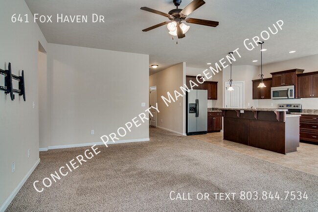 Foto del edificio - 641 Fox Haven Dr