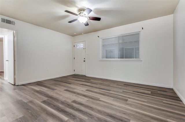 Foto del edificio - 428 N Dallas Ave