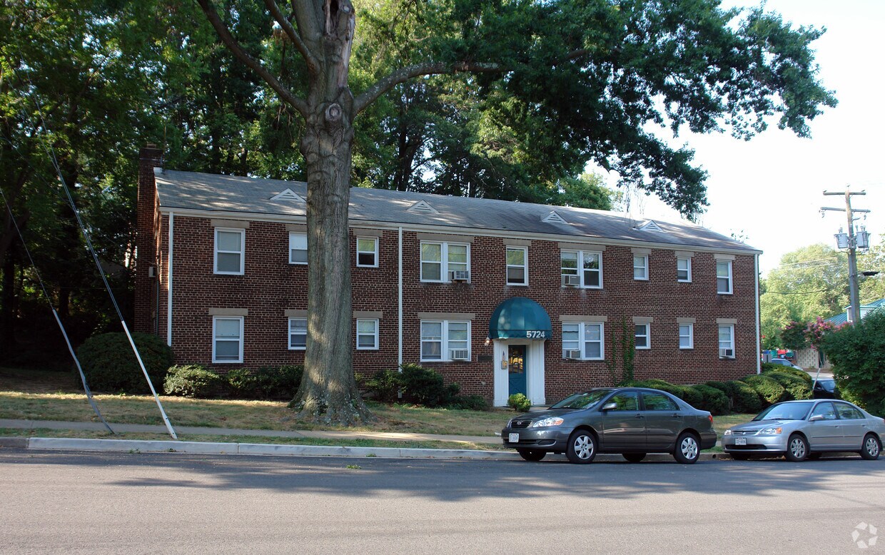 Building Photo - 5724 10th Rd N