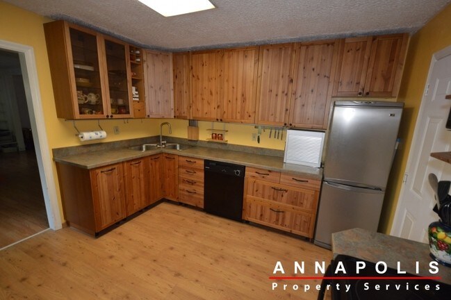 Building Photo - 1255 hilltop drive
