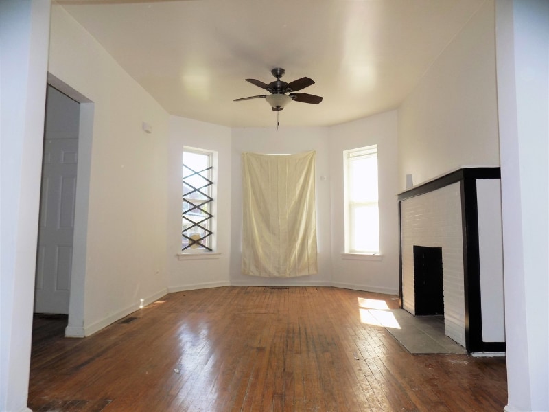 Building Photo - 5926 S Artesian Ave