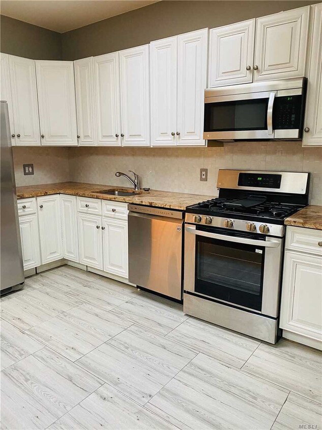 Foto principal - 71-32 67th St