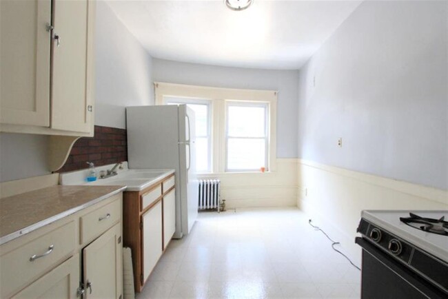 Building Photo - 45 Kidder Ave