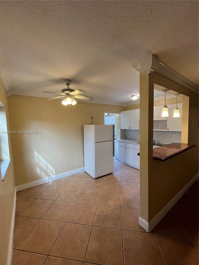 Foto del edificio - 1201 NW 117th St