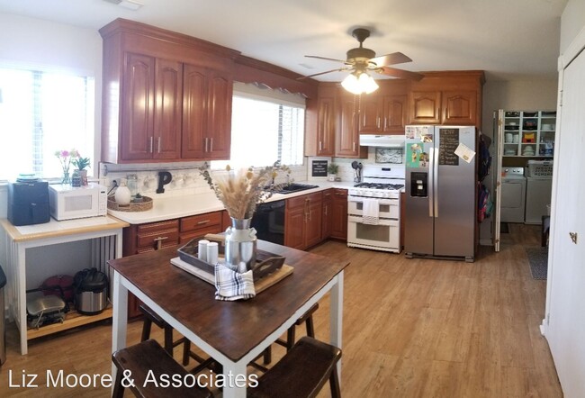 Building Photo - 4 br, 2 bath House - 243 James River Drive