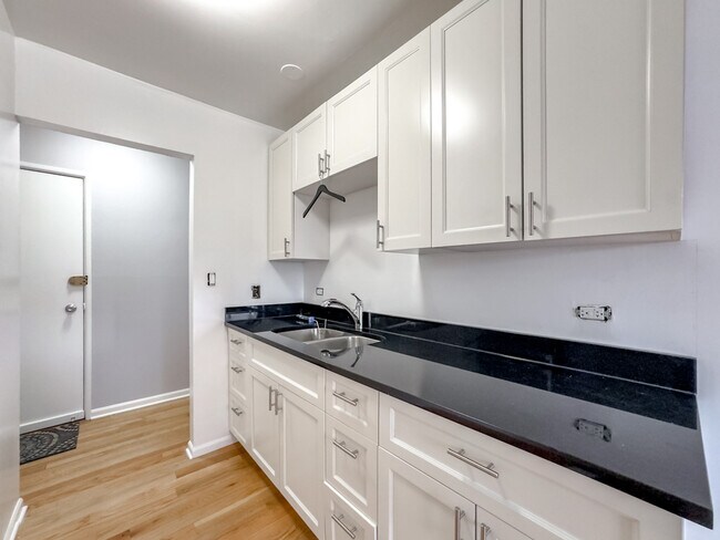 Foto del edificio - 6954 N Sheridan Rd