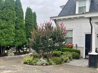 Building Photo - 892 Elberon Ave