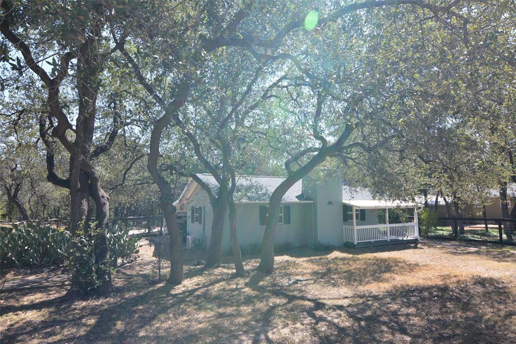Foto principal - 9905 Trails End Rd