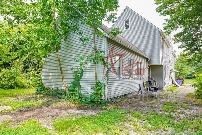 Building Photo - 3432 E 69th St
