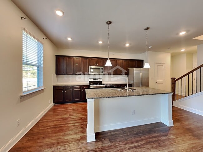 Foto del edificio - 1920 Brook Enclave Trail