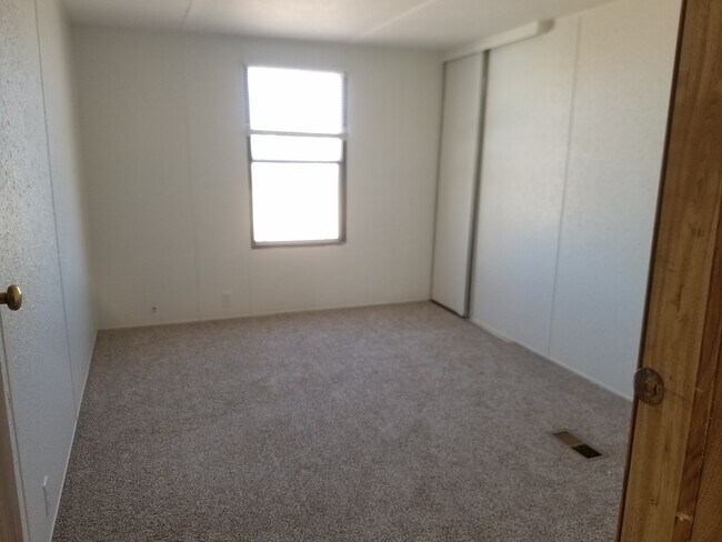Building Photo - 13984 Zan Ln