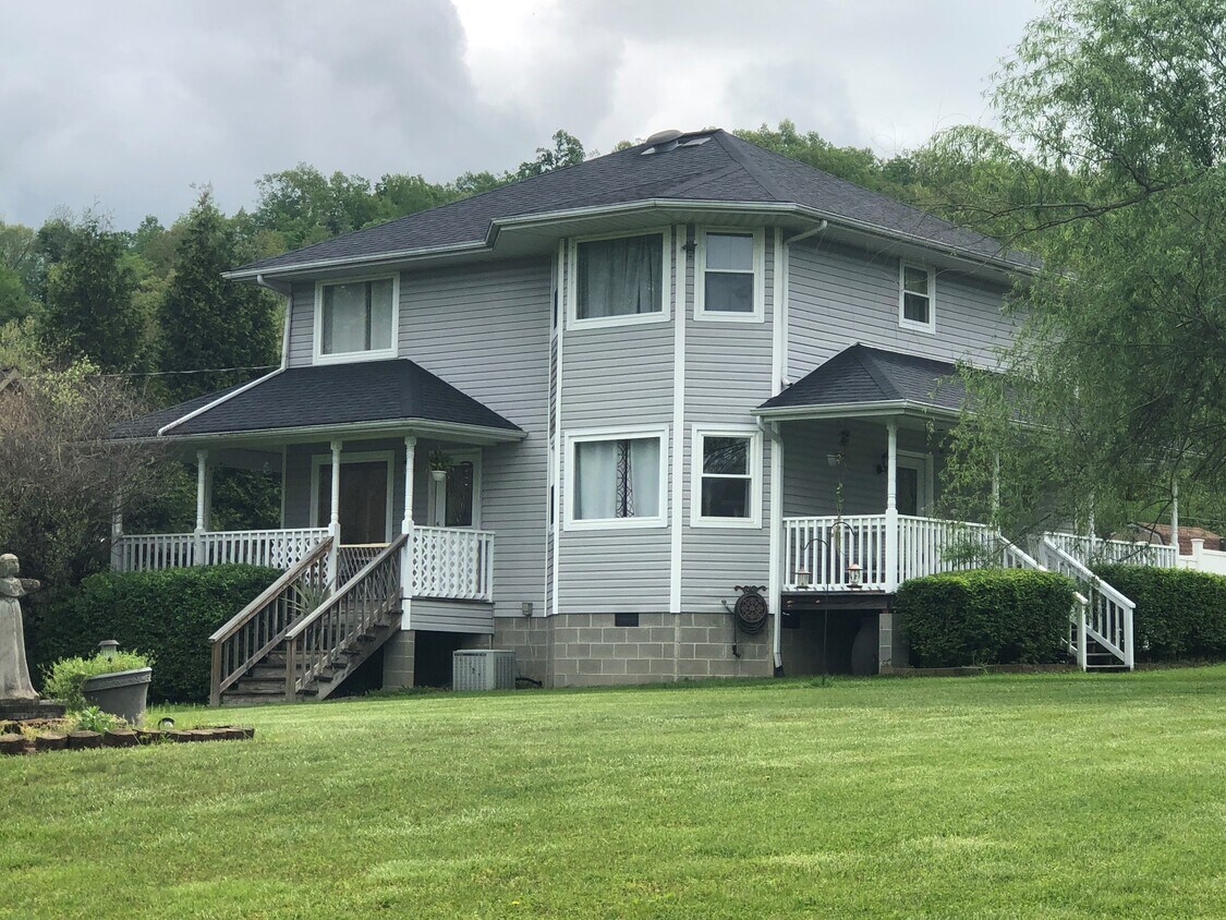 5 Hearth Ln, Huntington, WV 25704 House Rental in Huntington, WV