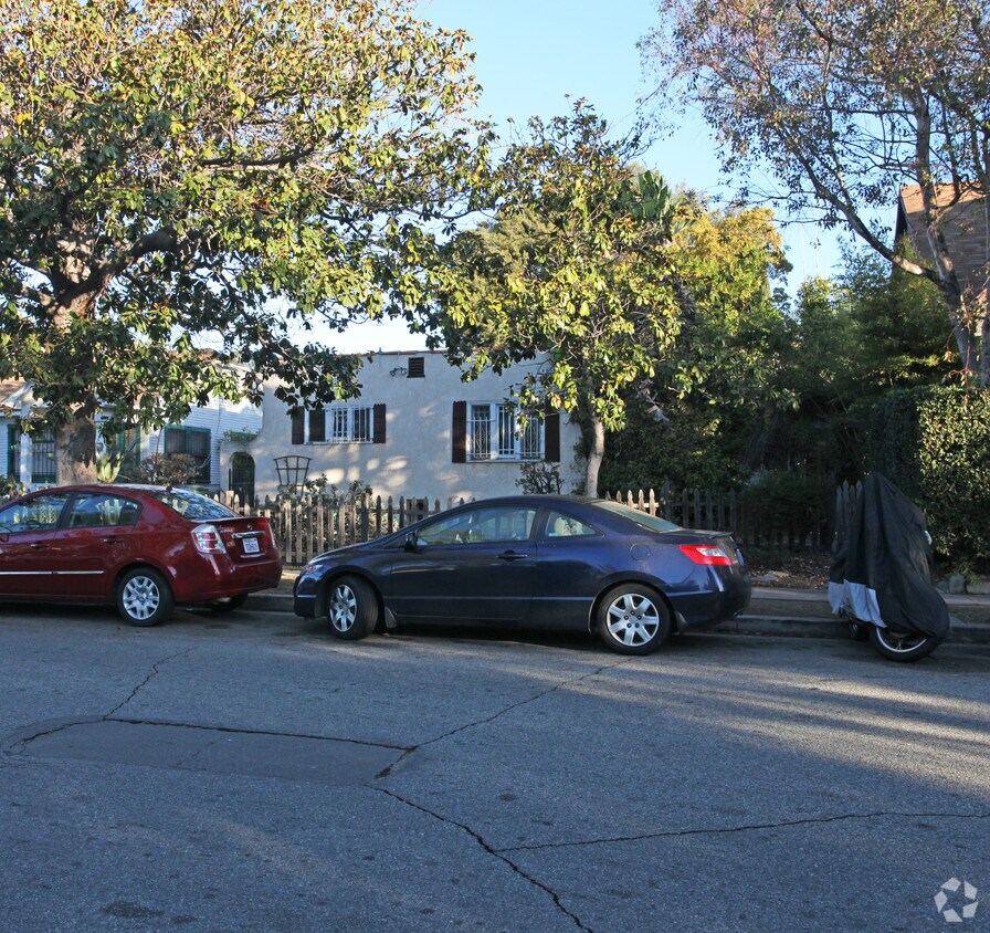 Foto del edificio - 4551-4553 1/2 Melbourne Ave