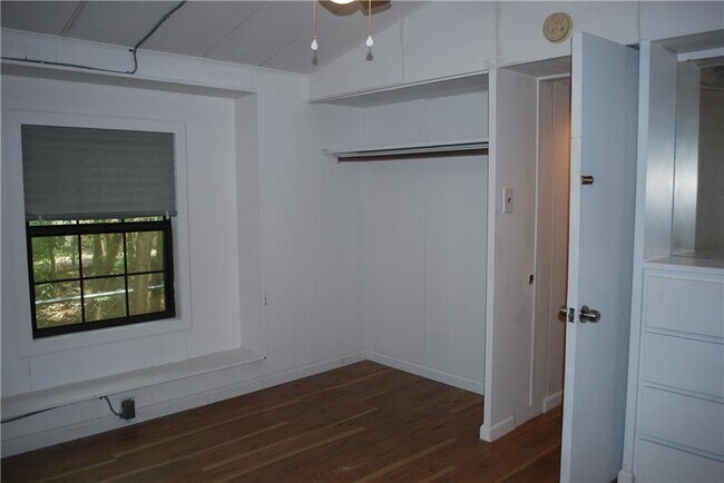 Foto del edificio - 5712 Woodrow Ave