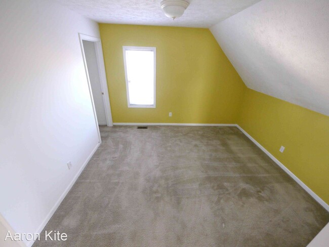 Building Photo - 3 br, 1.5 bath House - 1315 E Saginaw