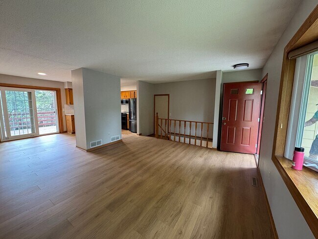 Foto del edificio - 6990 Redwing Ln