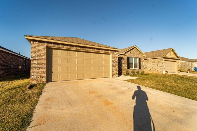 Building Photo - 5319 Nicole Dr