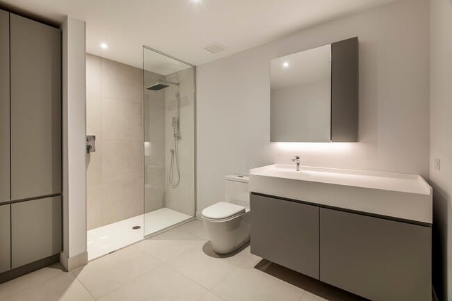 Building Photo - 1205 Pl. du Frere Andre