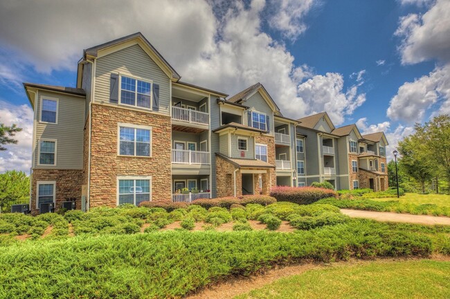 Beautiful Landscaping - Stillwood Farms Apartments at Newnan