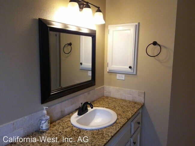 Building Photo - 3 br, 2 bath House - 261 Alyssum Circle