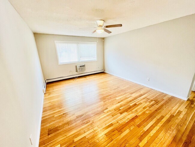 Foto del edificio - SUPERB Jones Hill location!