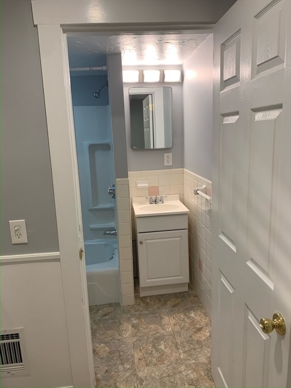 Building Photo - 102 Central St