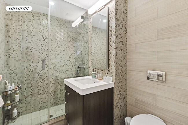 Foto del edificio - 432 W 52nd St