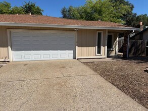 Building Photo - 3356 Meadow Way