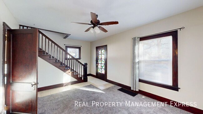 Foto del edificio - 3 Bedroom 1 Bathroom Home For Rent In Sioux Falls
