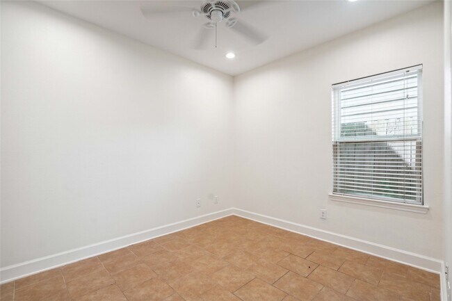 Foto del edificio - 5402 Jonathan Ln