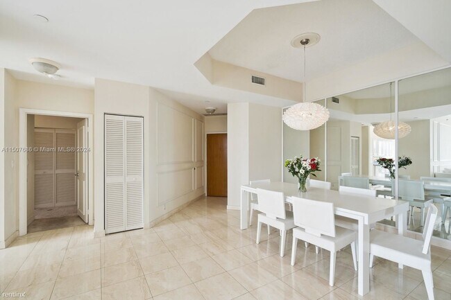 Building Photo - 3 br, 2 bath House - 3600 Yacht Club Dr Ap...