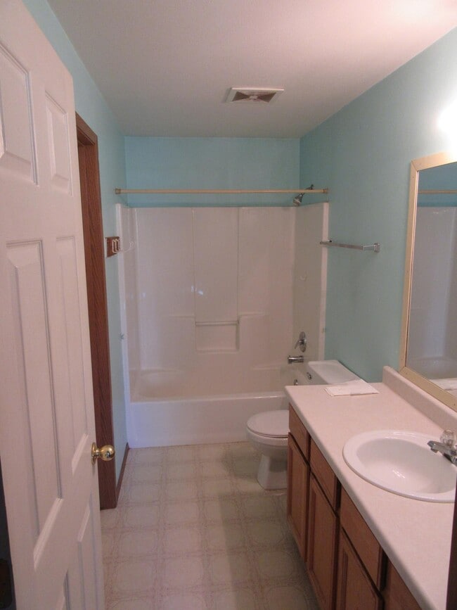 Building Photo - 2007 N Blossom Ct