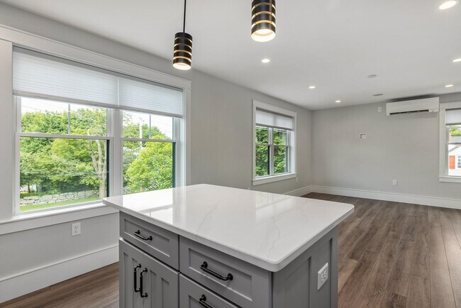 Foto del edificio - 869 Woodbury Ave