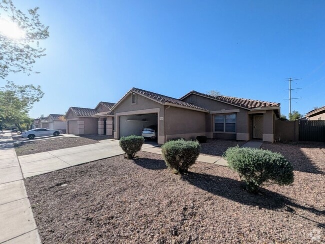 Building Photo - 3008 W Running Deer Trl