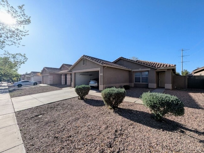 Building Photo - 3008 W Running Deer Trl