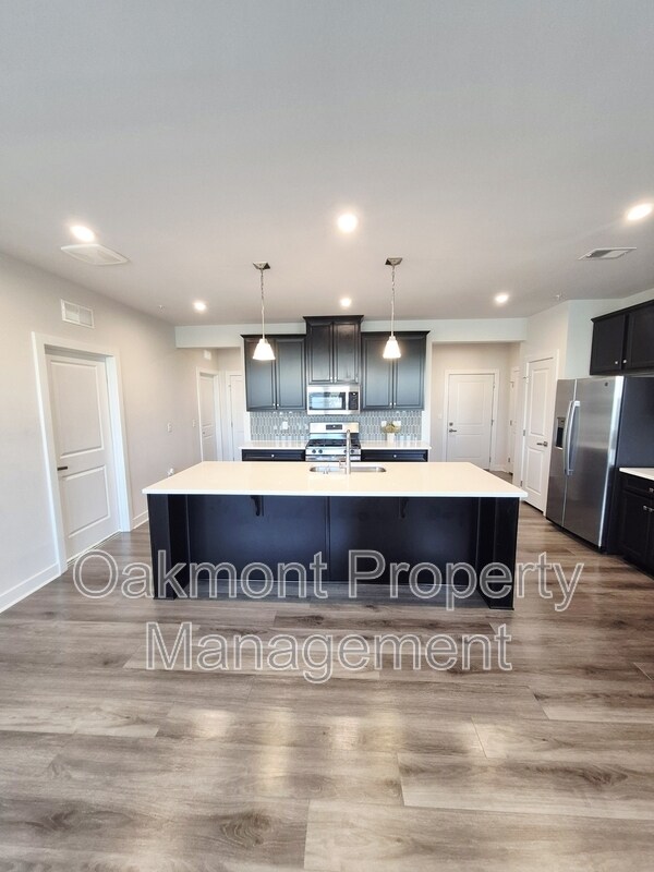 Building Photo - 3700 Maze Runner Dr