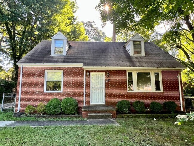 Building Photo - 1501 Skipwith Rd