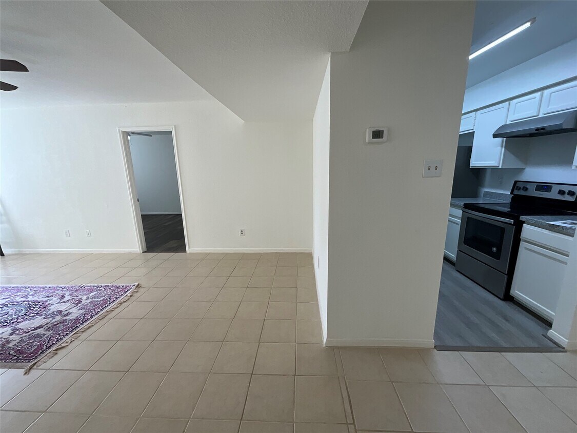 Building Photo - 6606 De Moss Dr